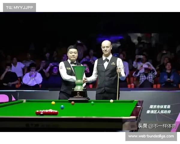 斯诺克选手适应性训练展开 南京赛场条件获球员好评 斯诺克选手适应性训练展开 南京赛场条件获球员好评